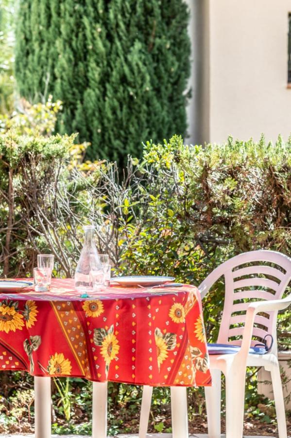 Cosy Studio Just A Stone'S Throw From The Beach Apartment Sainte-Maxime Luaran gambar
